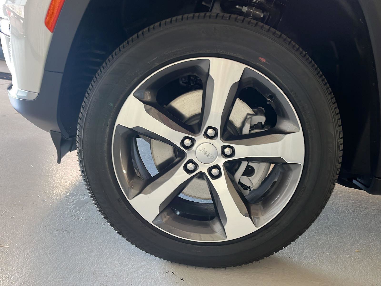 New 2025 Jeep Grand Cherokee L Limited image 28