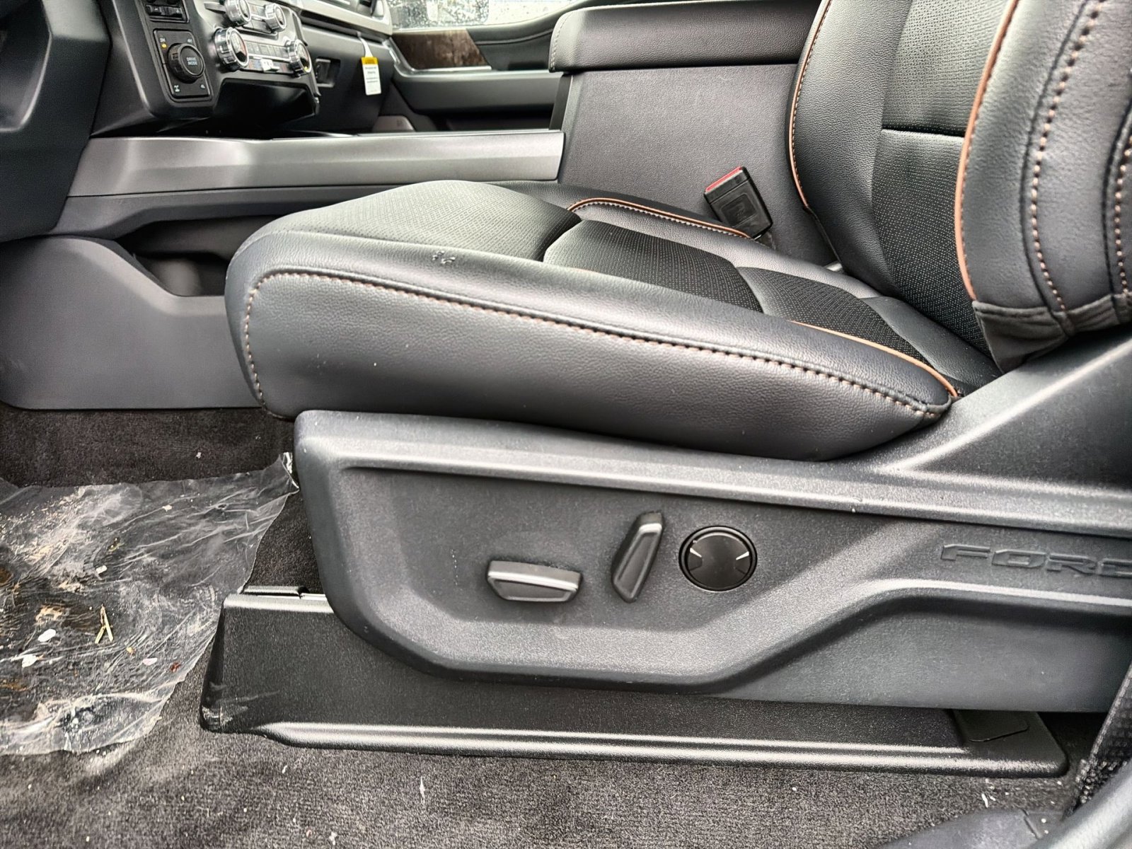 New 2026 Ford F250 Lariat w/ FX4 Off-Road Package image 22