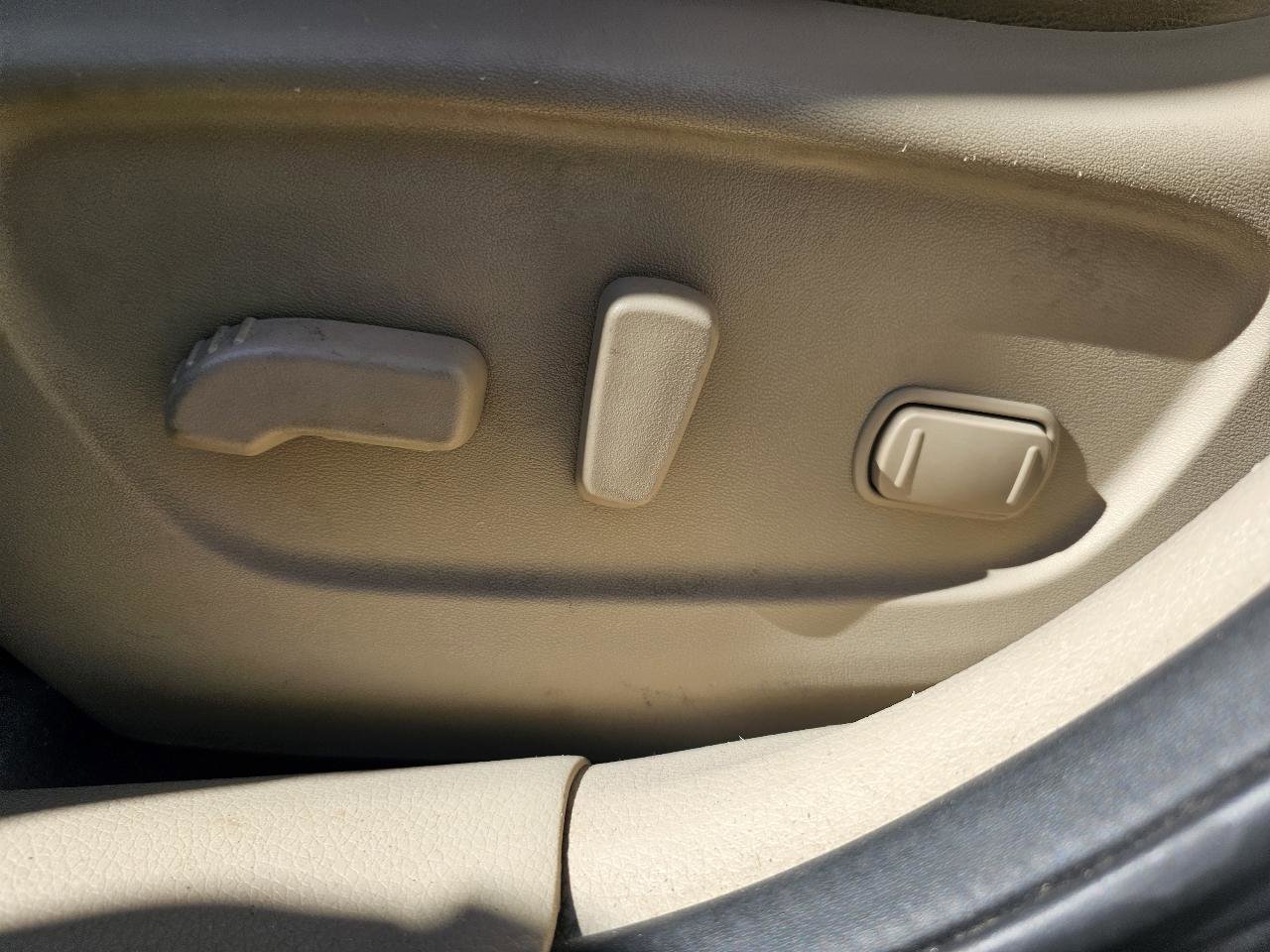Used 2014 Nissan Rogue SL w/ SL Premium Package image 8
