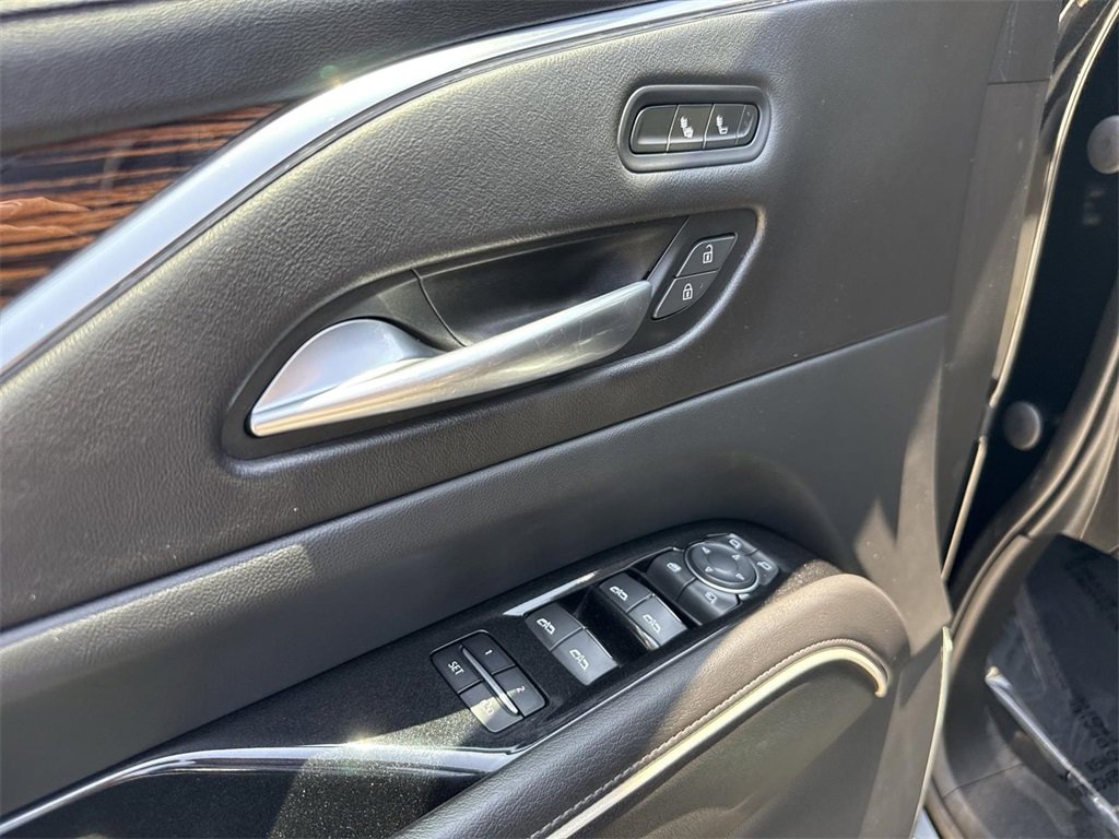 Used 2021 Cadillac Escalade ESV Luxury image 22