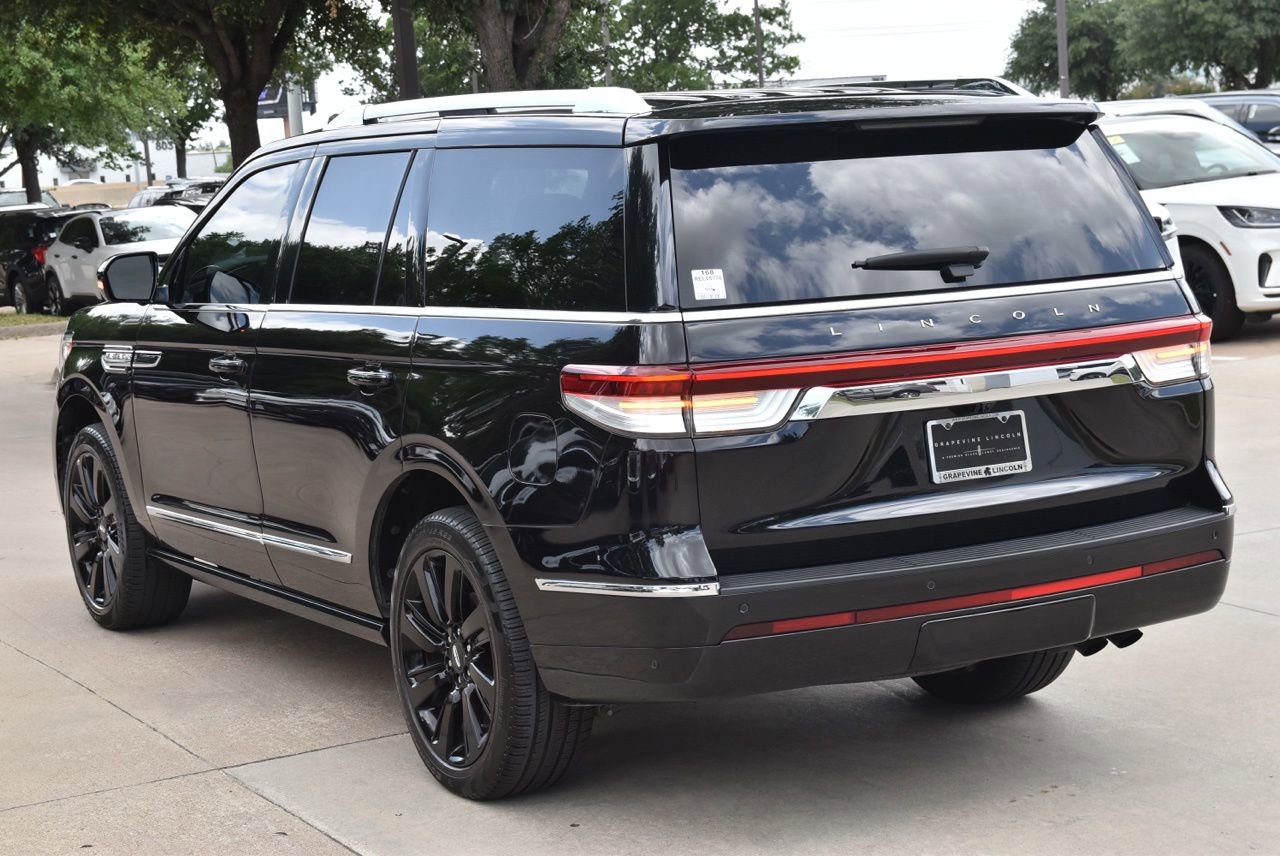 Certified 2024 Lincoln Navigator Reserve AWD/4WD image 10
