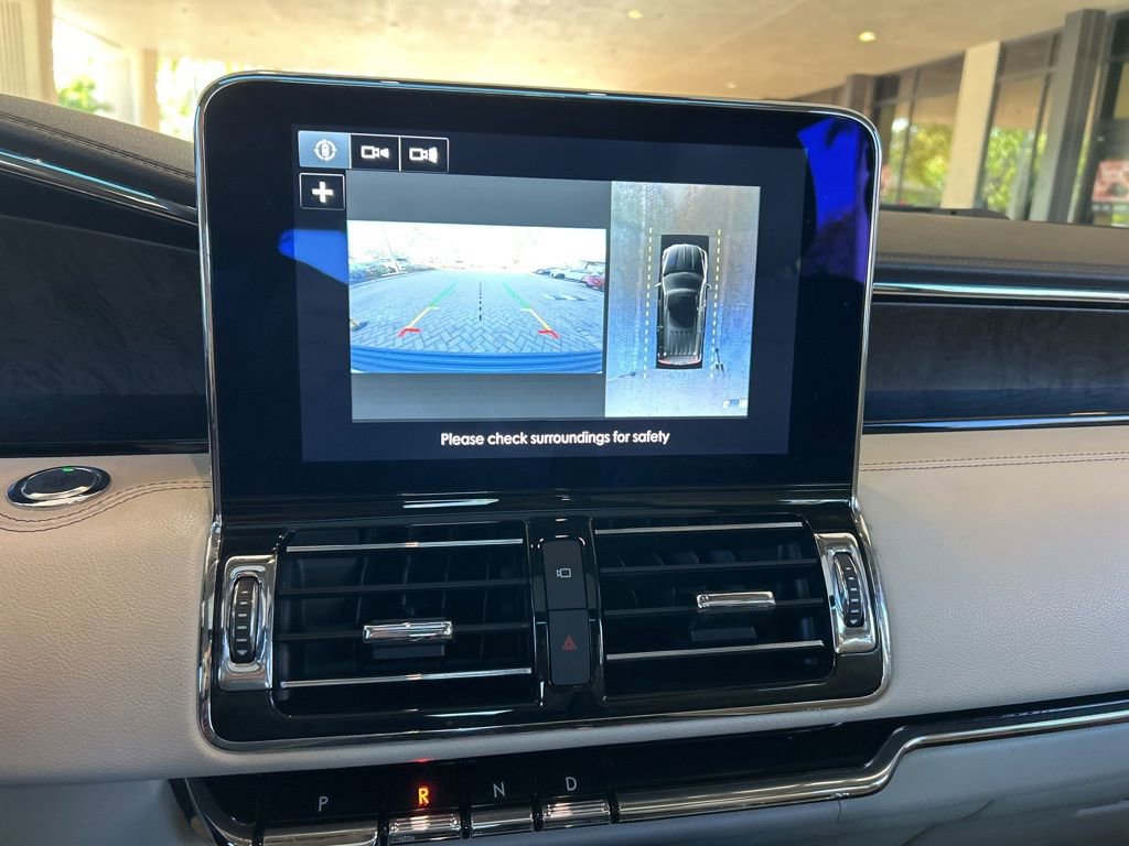 Used 2018 Lincoln Navigator Select image 18