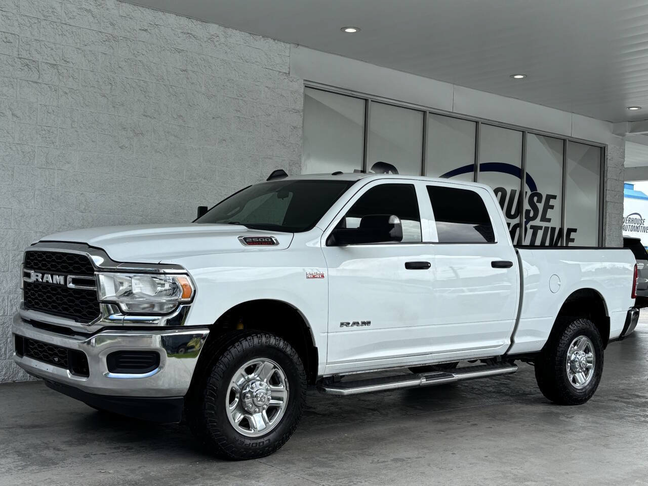 Used 2022 RAM 2500 Tradesman w/ Chrome Appearance Group AWD/4WD image 8