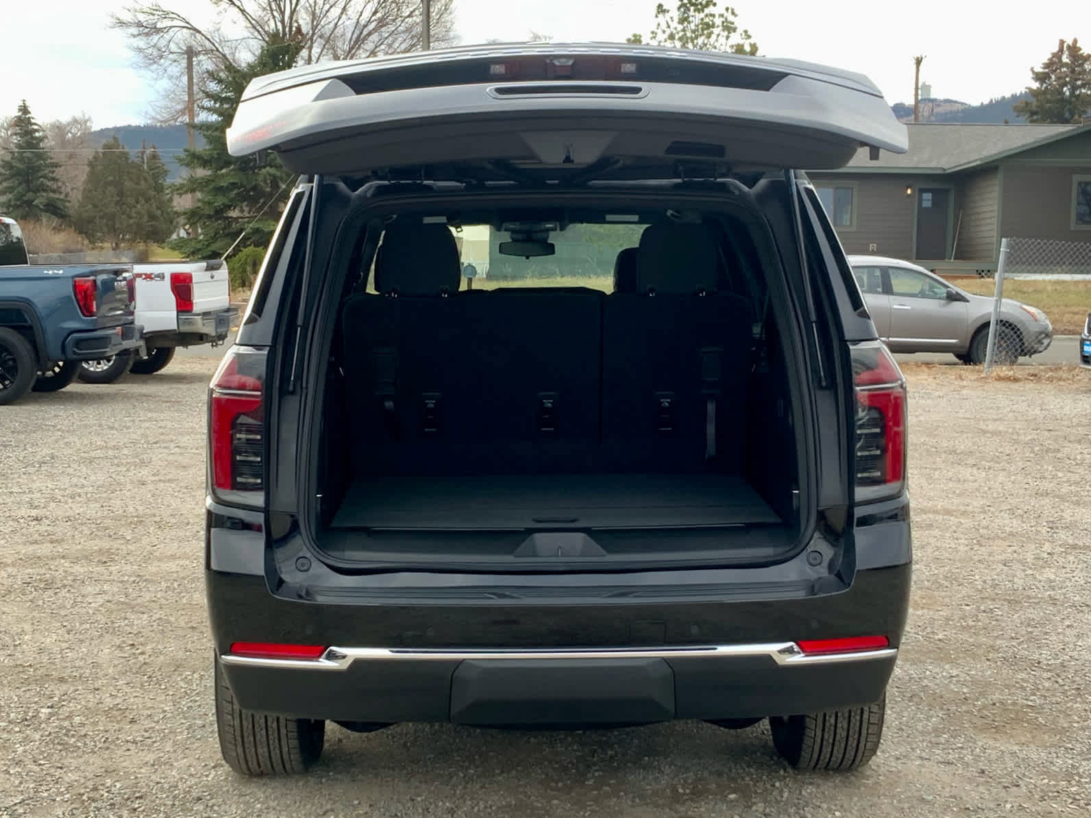 New 2026 Chevrolet Suburban LS AWD/4WD image 15