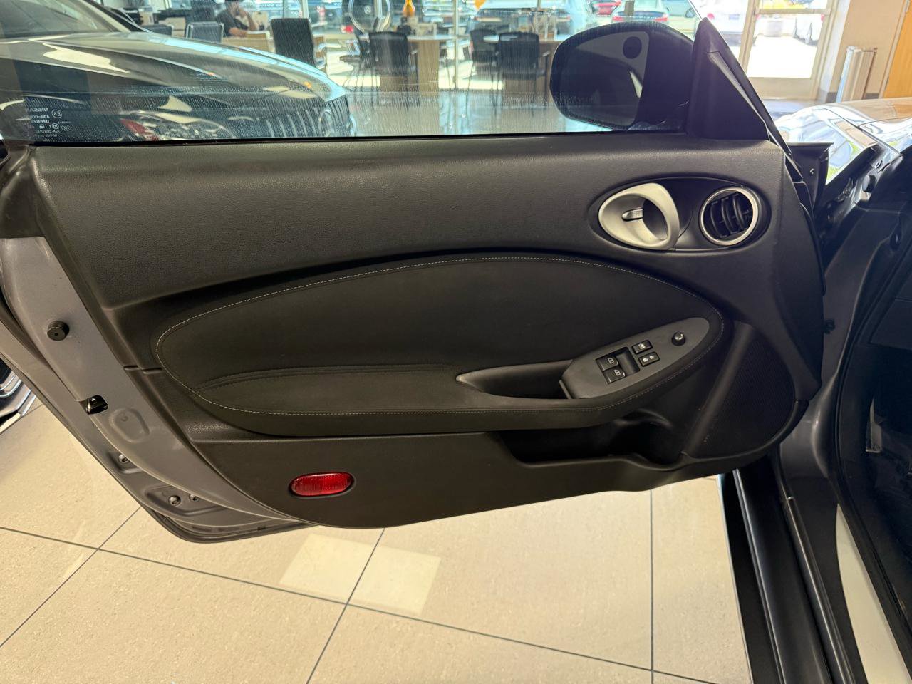 Used 2020 Nissan 370Z Coupe image 9