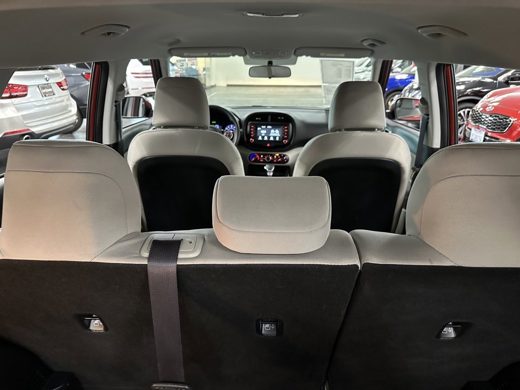 Used 2020 Kia Soul LX image 28