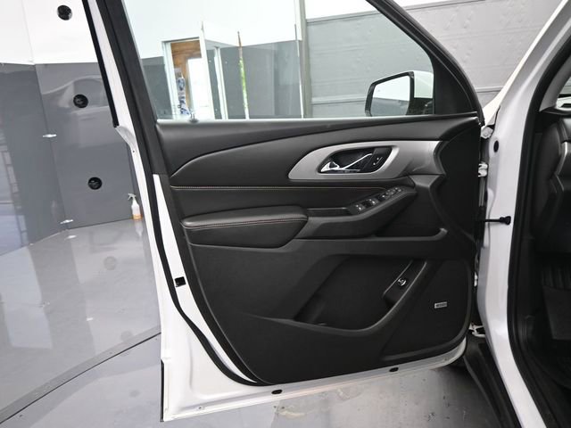 Used 2018 Chevrolet Traverse LT image 11