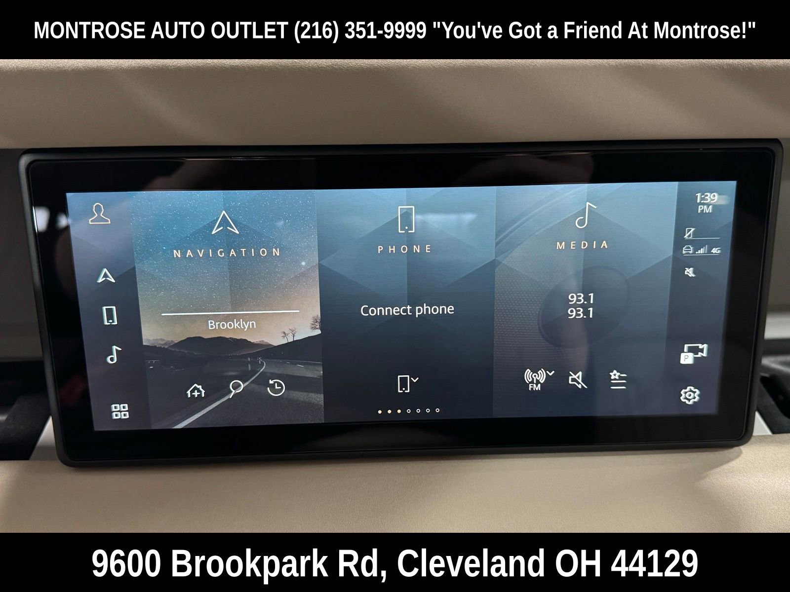 Used 2020 Land Rover Defender 110 First Edition image 25