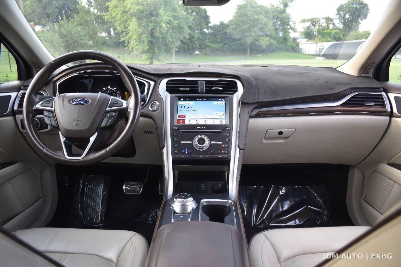 Used 2017 Ford Fusion Platinum FWD image 17