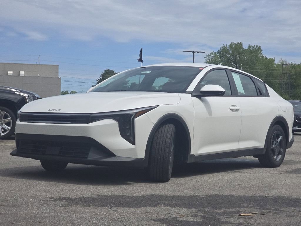 Certified 2025 Kia K4 FWD image 11