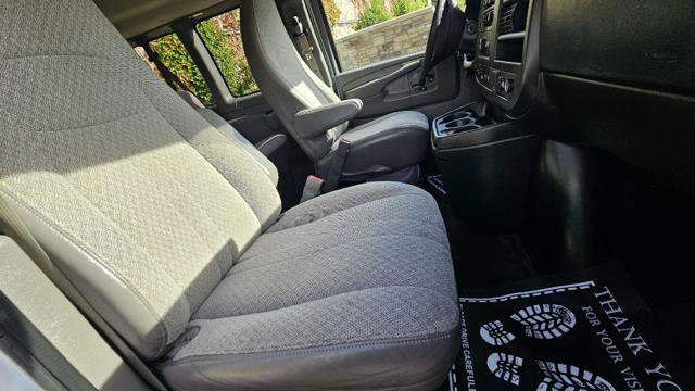 Used 2015 Chevrolet Express 3500 LT w/ LT Preferred Equipment Group RWD image 30