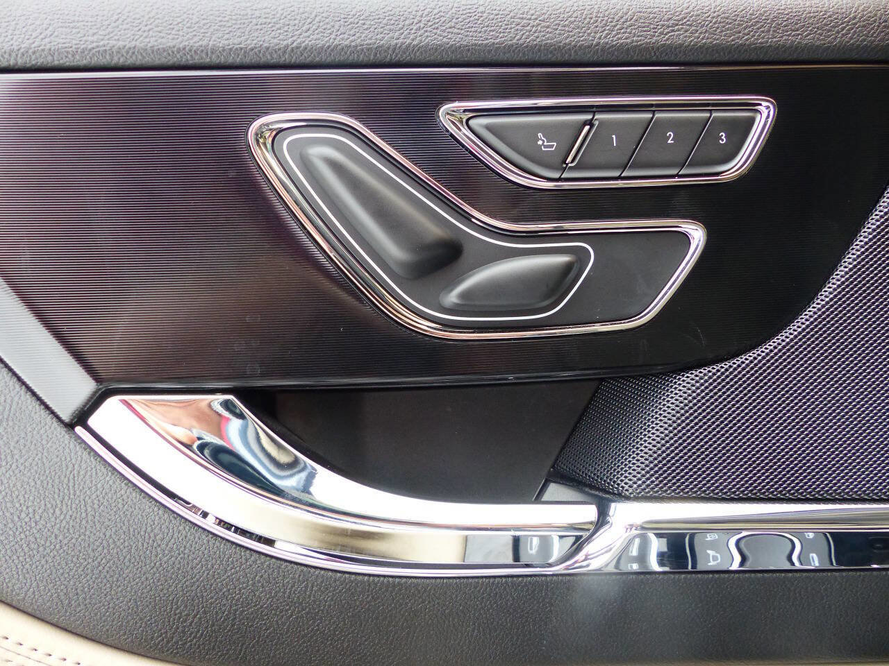 Used 2025 Lincoln Corsair Reserve w/ Equipment Group 202A image 19