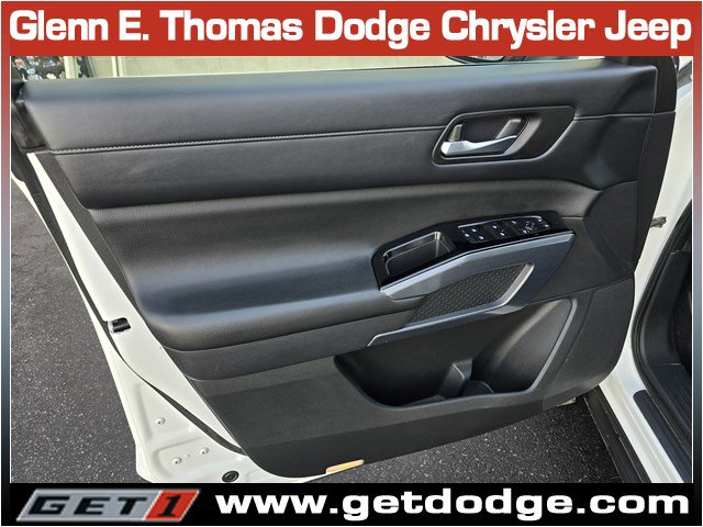 Used 2022 Nissan Pathfinder SL FWD image 24