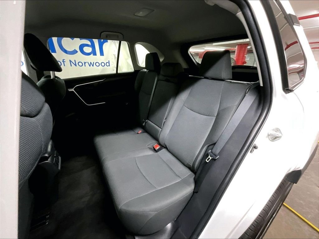 Certified 2022 Toyota RAV4 LE AWD/4WD image 15
