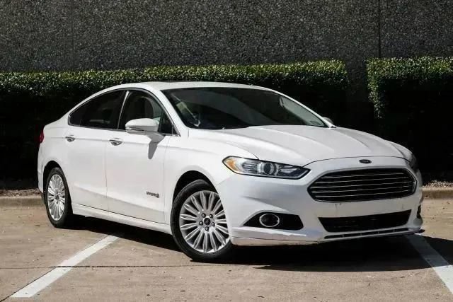 Used 2016 Ford Fusion SE w/ Equipment Group 502A image 9