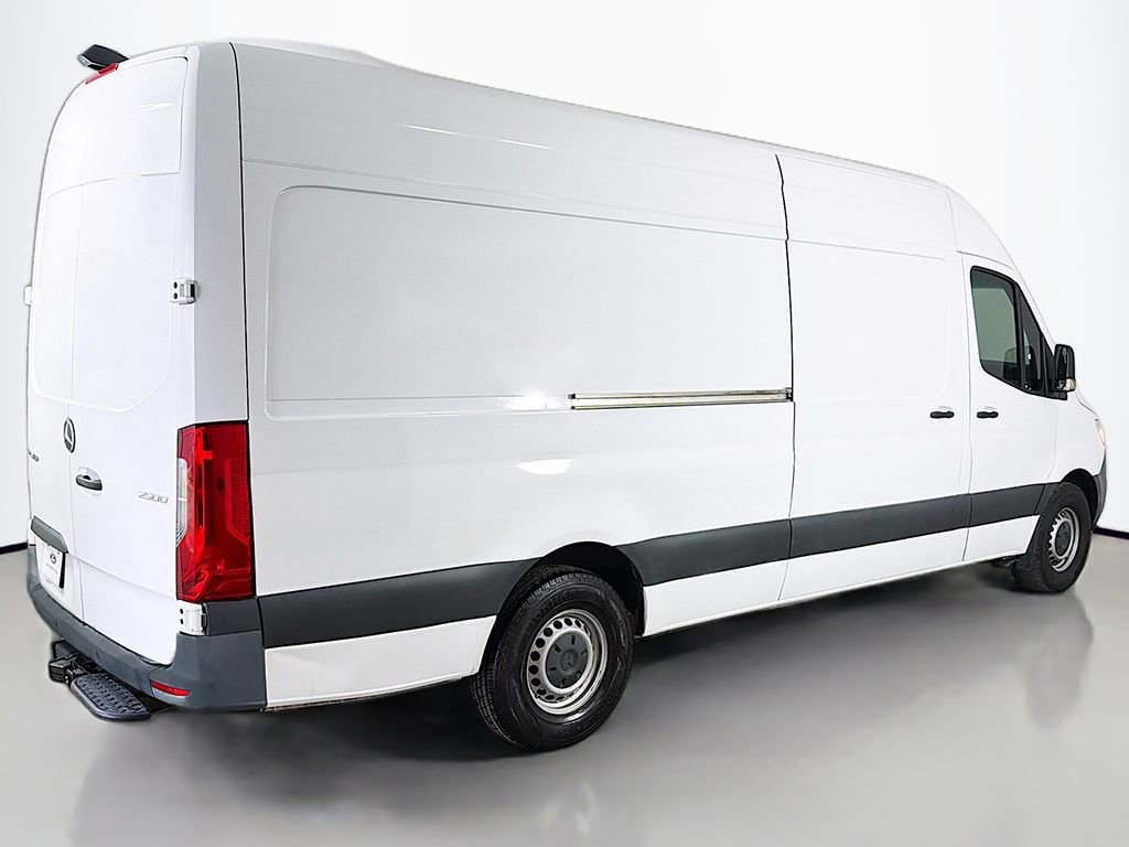 Used 2022 Mercedes-Benz Sprinter 2500 image 7
