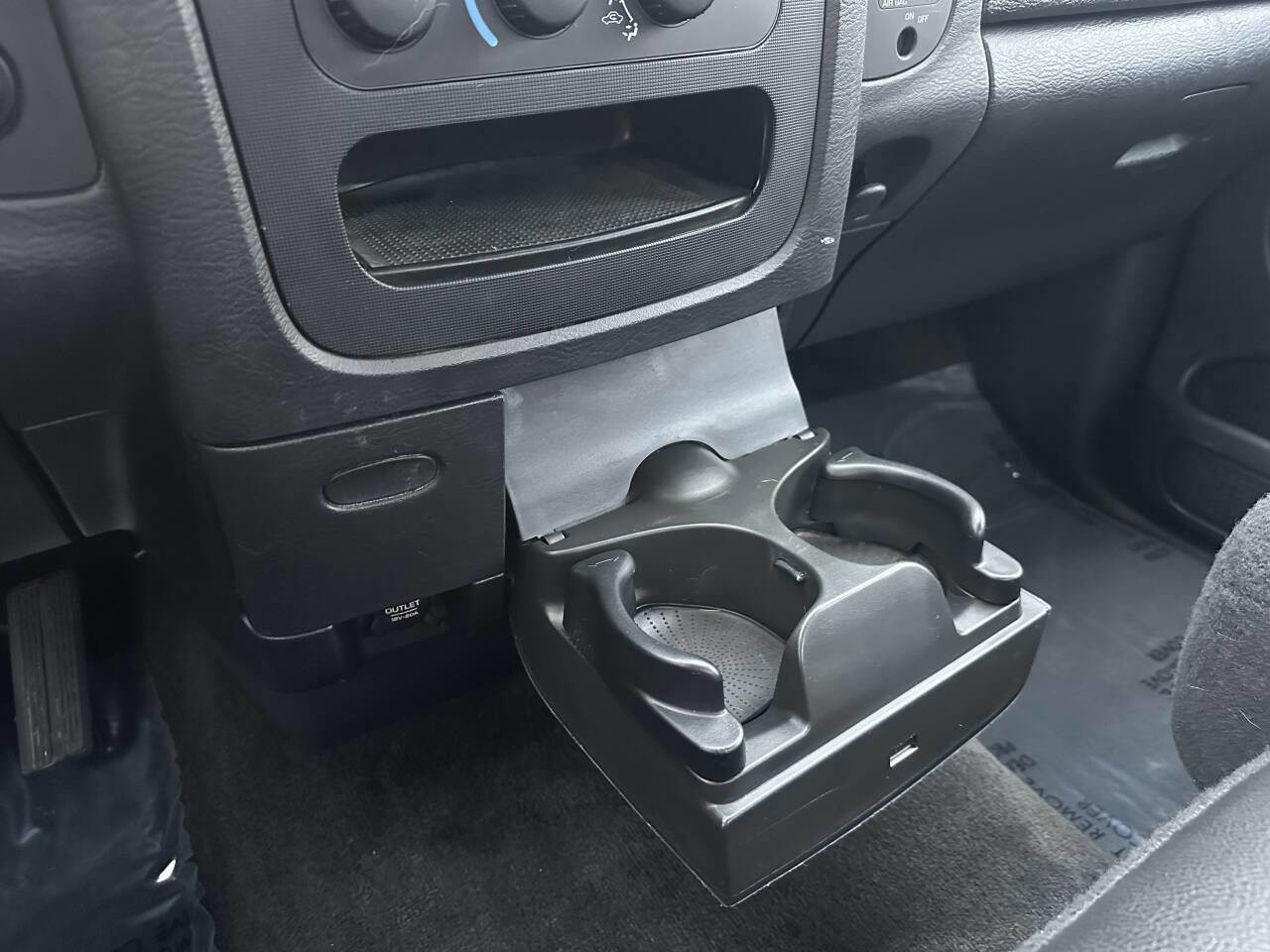 Used 2004 Dodge Ram 1500 Truck ST w/ ST Value Group image 13