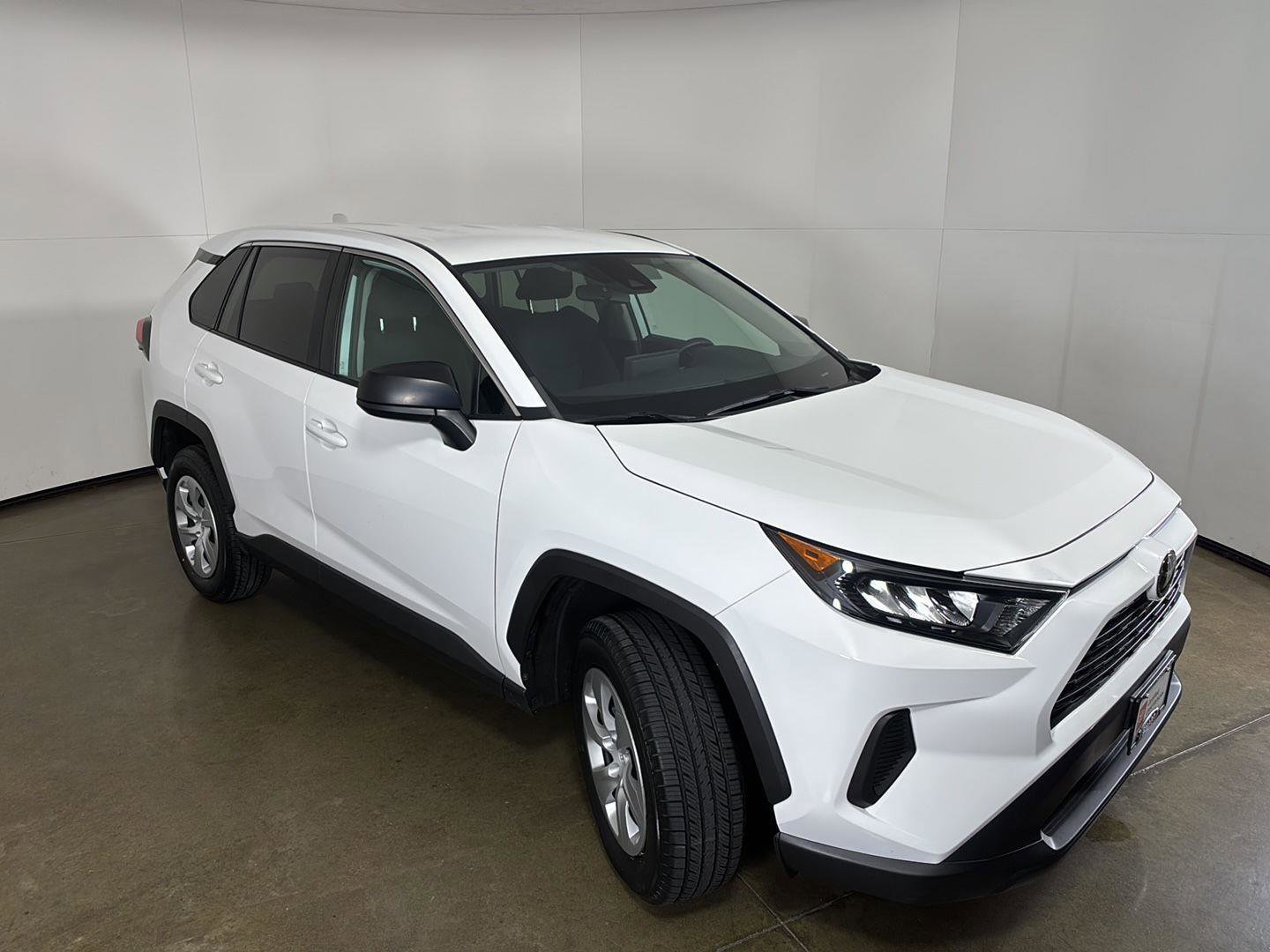 Used 2022 Toyota RAV4 LE AWD/4WD image 8