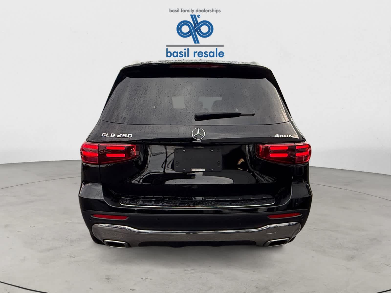 Used 2024 Mercedes-Benz GLB 250 4MATIC image 5