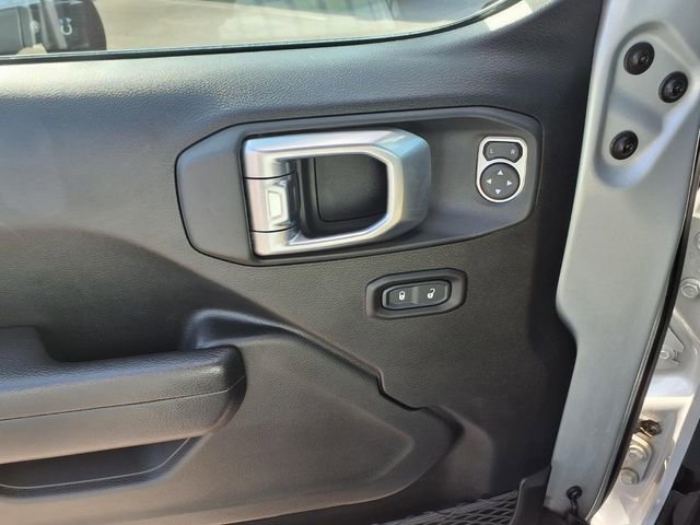 Used 2023 Jeep Wrangler Unlimited w/ Cold Weather Group AWD/4WD image 19