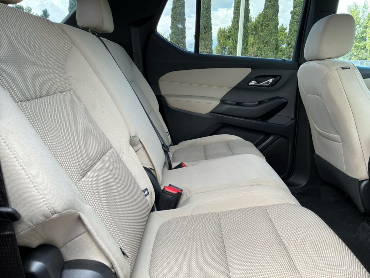 Used 2023 Chevrolet Traverse LS FWD image 20