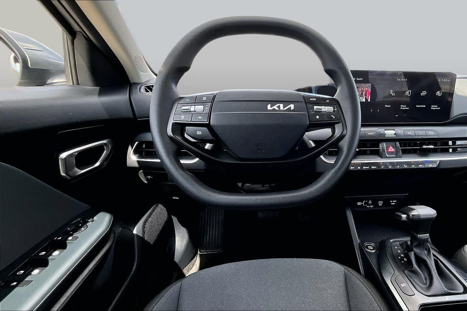 Used 2025 Kia K4 FWD image 6