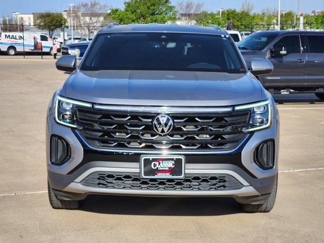 Used 2024 Volkswagen Atlas Cross Sport SE image 11