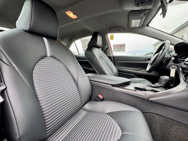 Used 2023 Toyota Camry SE FWD image 13