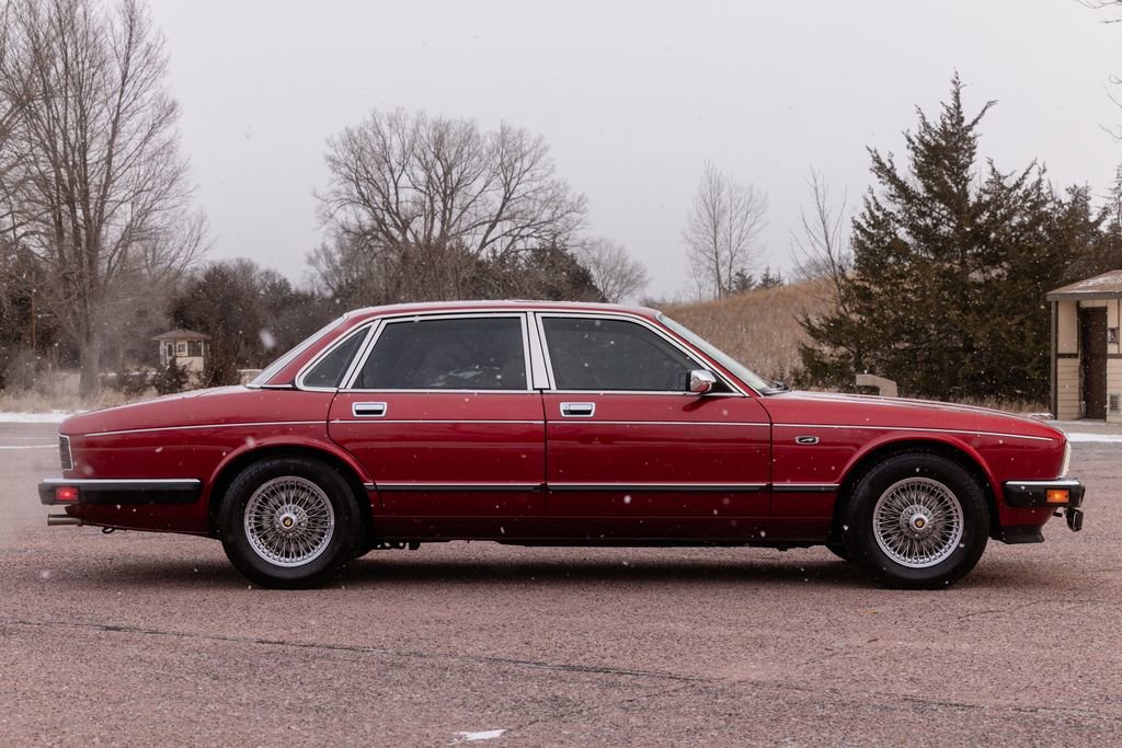 Used 1992 Jaguar XJ Vanden Plas image 31