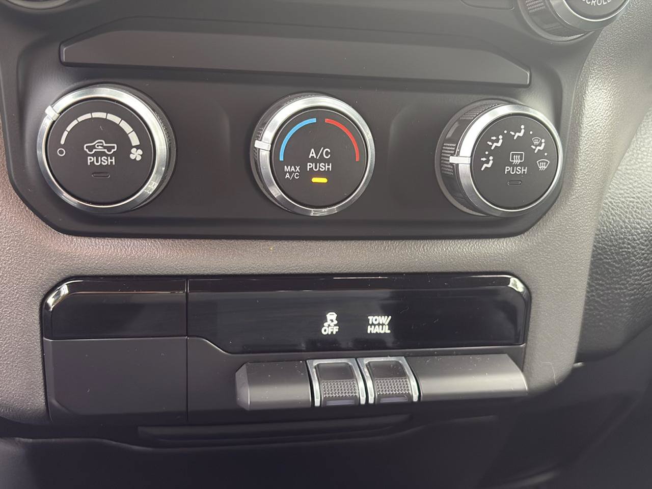 Used 2020 RAM 1500 Big Horn AWD/4WD image 19