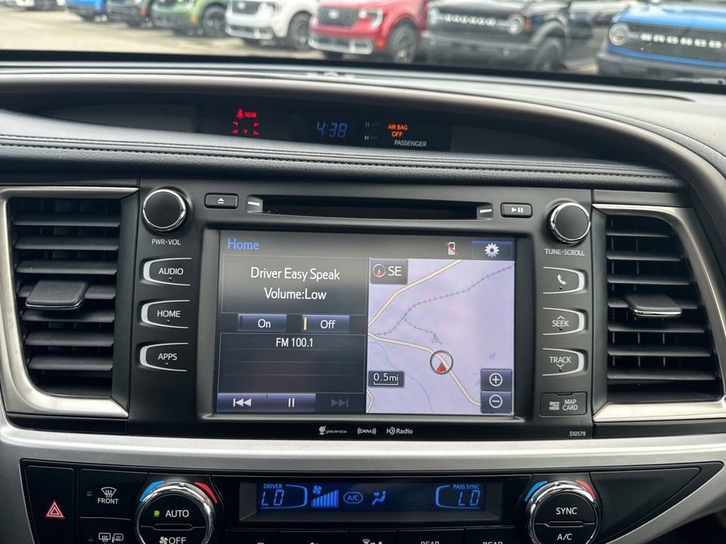 Used 2018 Toyota Highlander XLE image 32