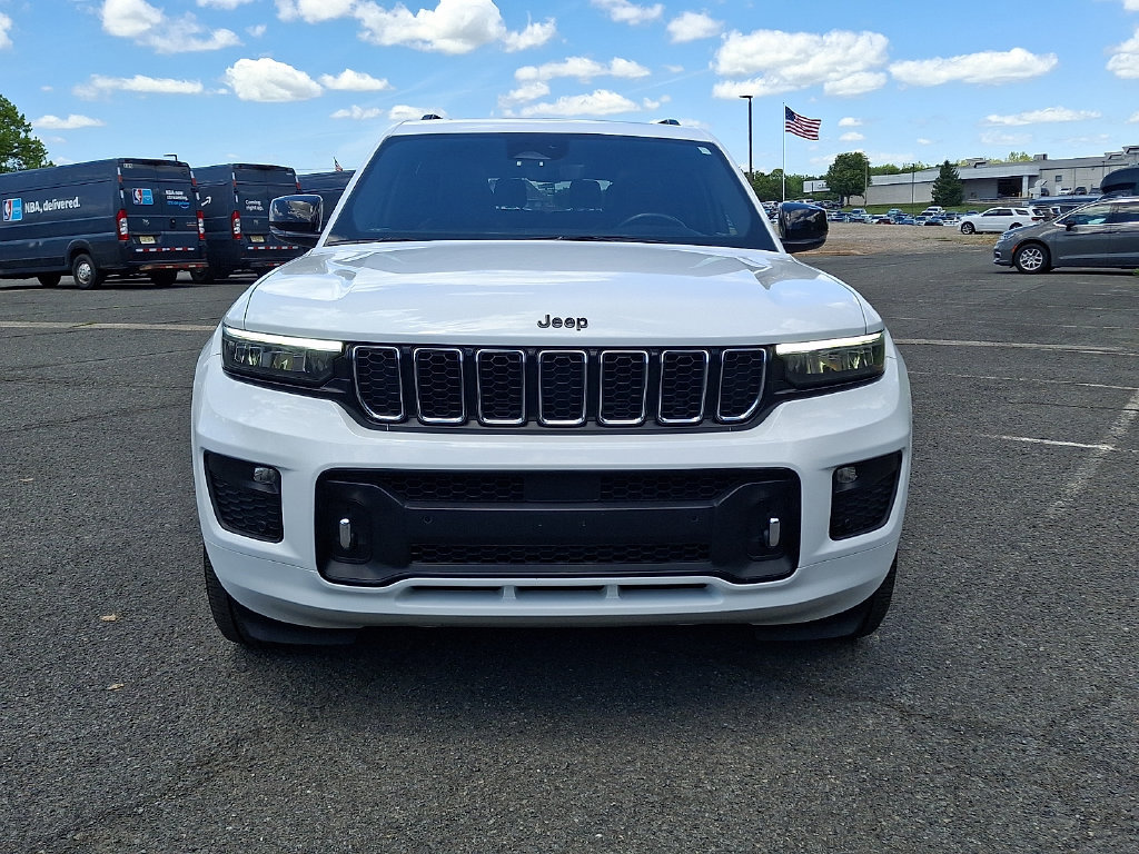 Used 2022 Jeep Grand Cherokee L Overland w/ Luxury Tech Group IV AWD/4WD image 5