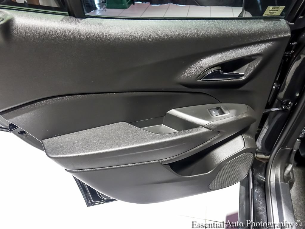 Used 2025 Chevrolet Trax RS w/ Sunroof Package FWD image 26