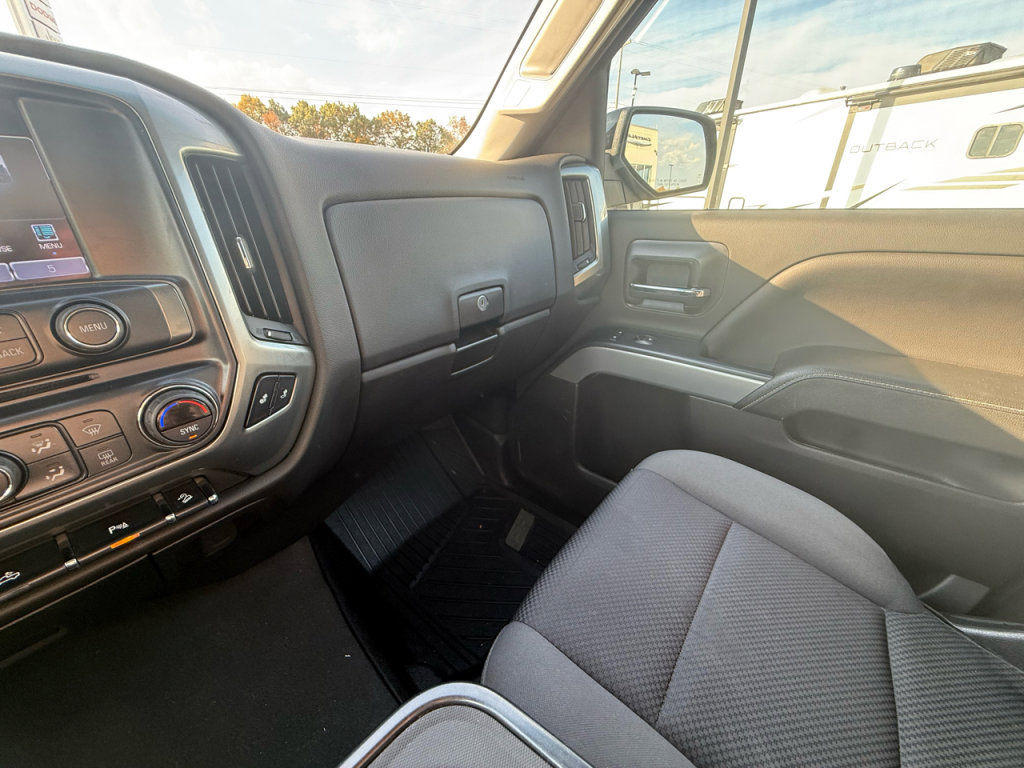 Used 2019 Chevrolet Silverado 1500 LT w/ All Star Edition image 21