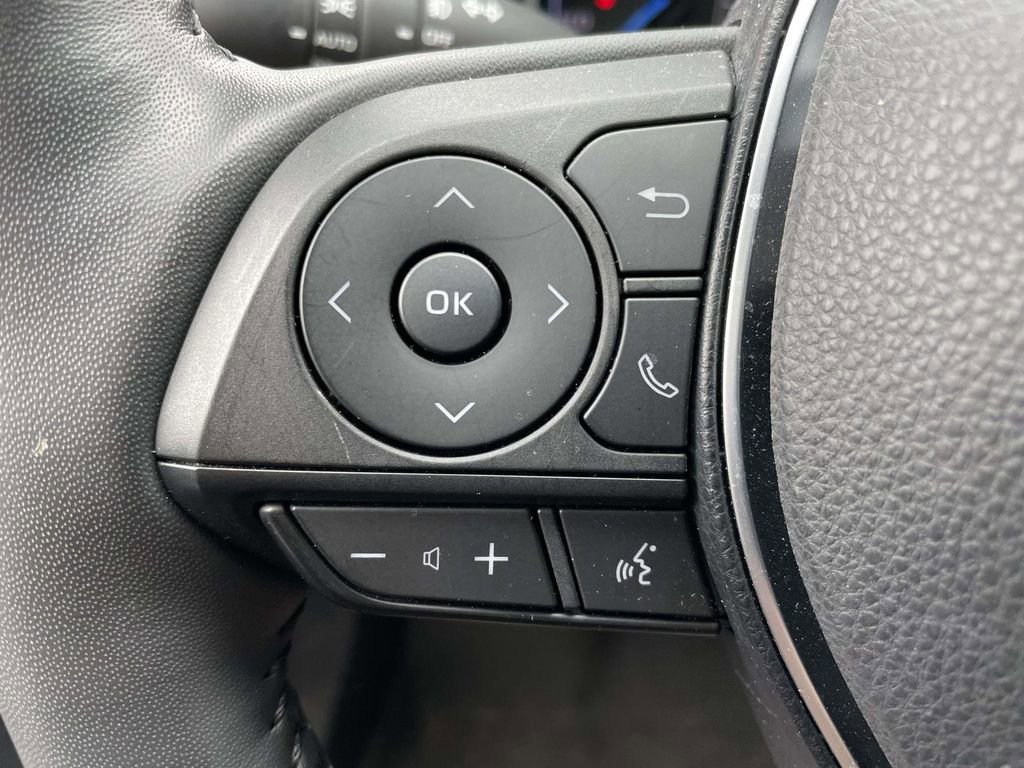 Used 2023 Toyota RAV4 XLE Premium image 30