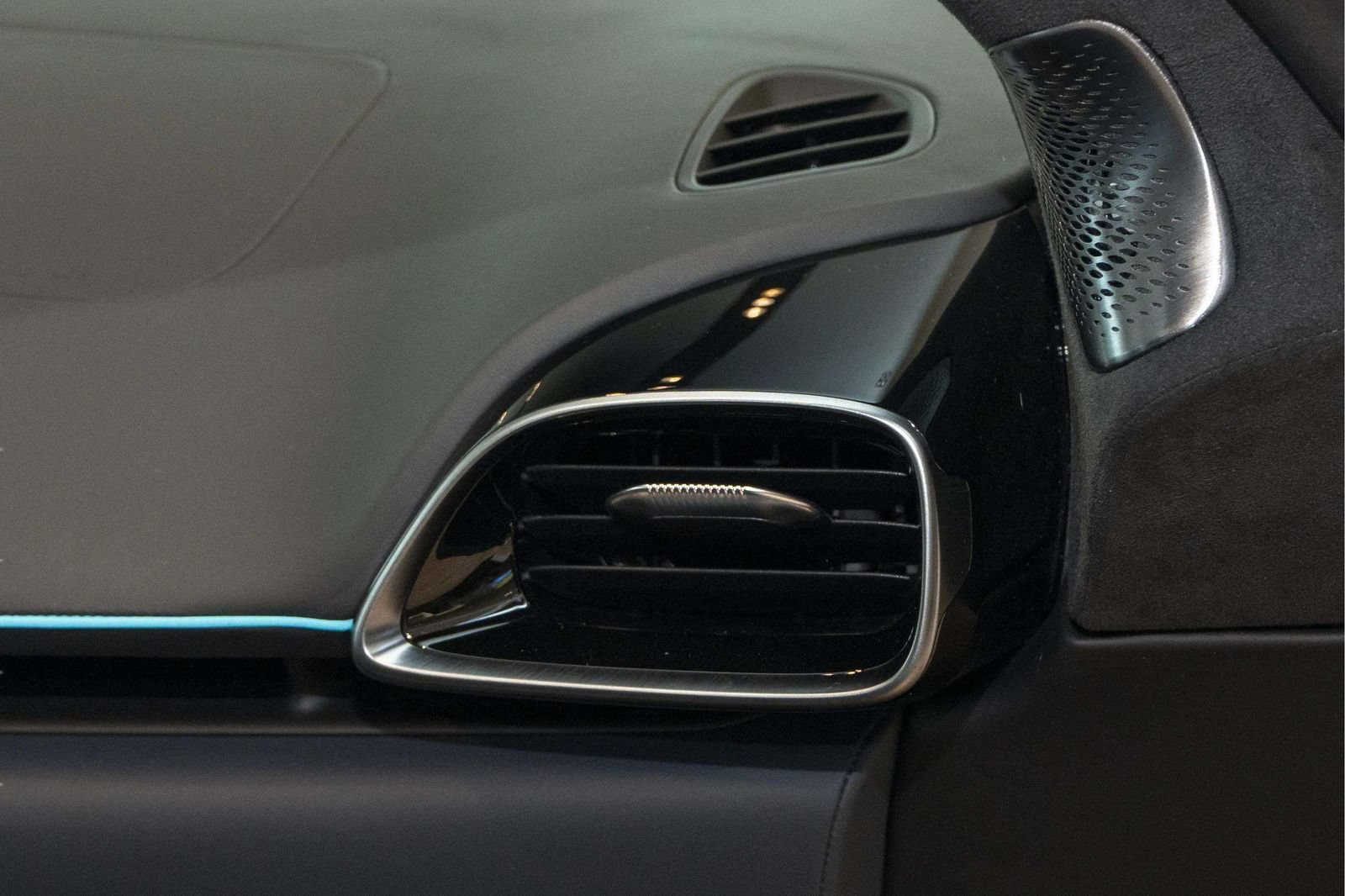 New 2026 McLaren Artura Spider RWD image 38