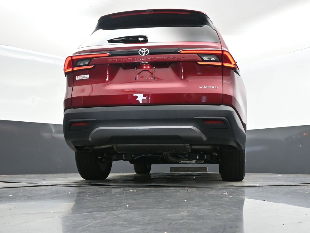 Used 2025 Toyota Grand Highlander FWD image 46