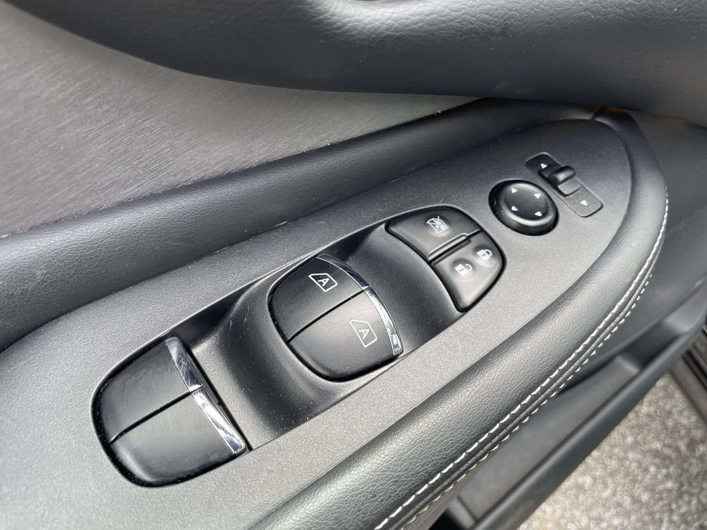 Used 2024 Nissan Murano SL FWD image 17