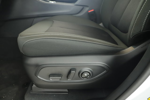 New 2025 Jeep Grand Cherokee Laredo RWD image 10