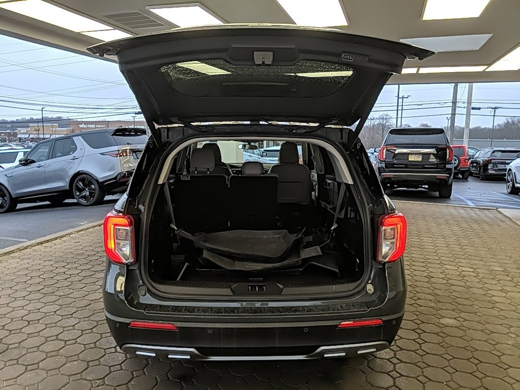 Used 2023 Ford Explorer XLT w/ Equipment Group 202A image 9