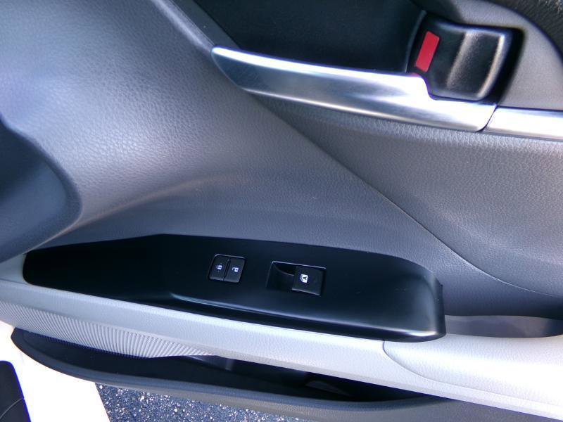 Used 2018 Toyota Camry LE FWD image 29