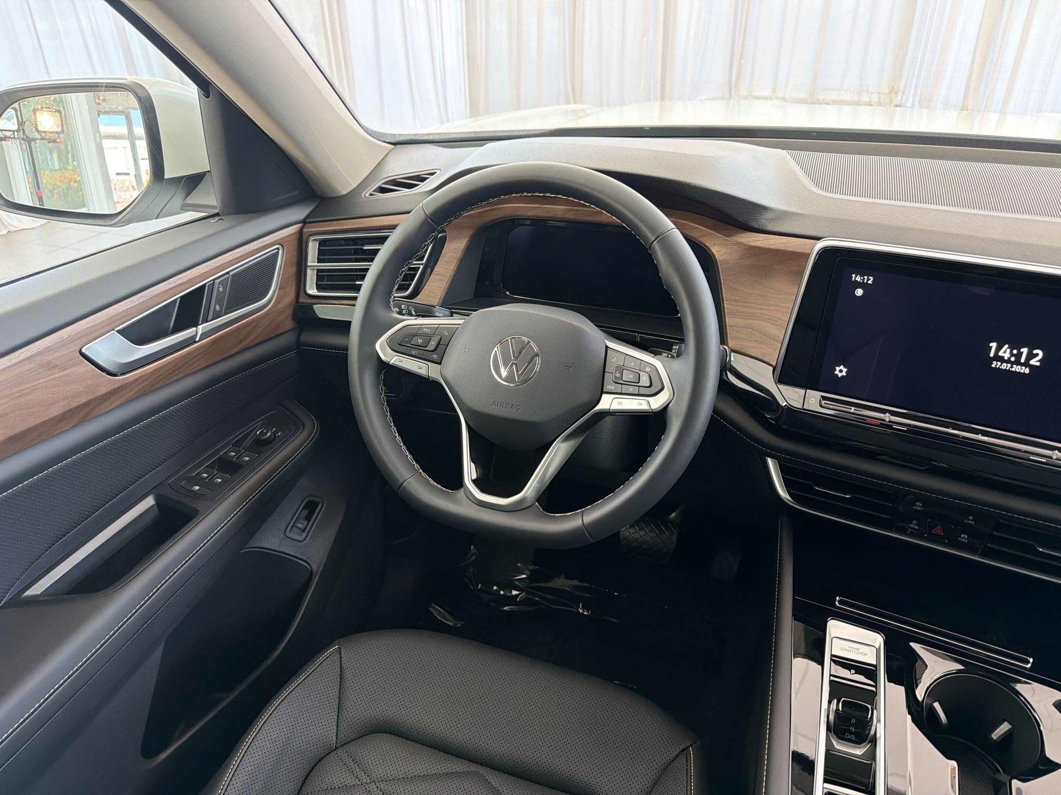 New 2026 Volkswagen Atlas SE FWD image 18