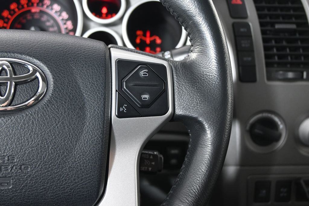 Used 2016 Toyota Sequoia SR5 AWD/4WD image 37