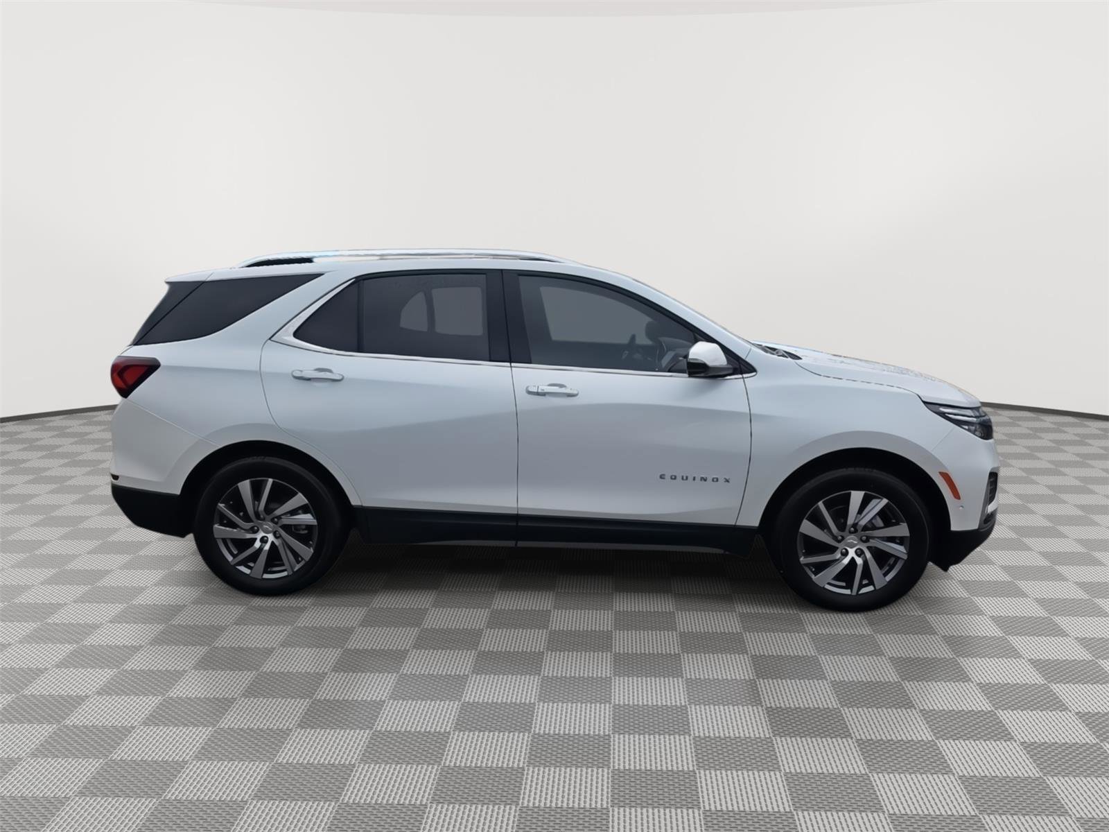 Used 2024 Chevrolet Equinox Premier image 4