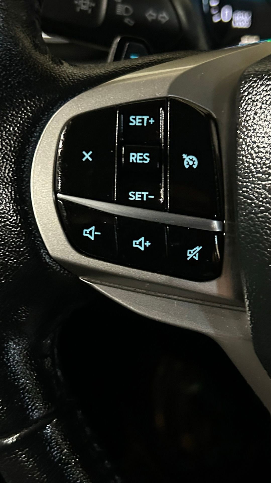 Used 2021 Ford Explorer XLT w/ Equipment Group 202A AWD/4WD image 80