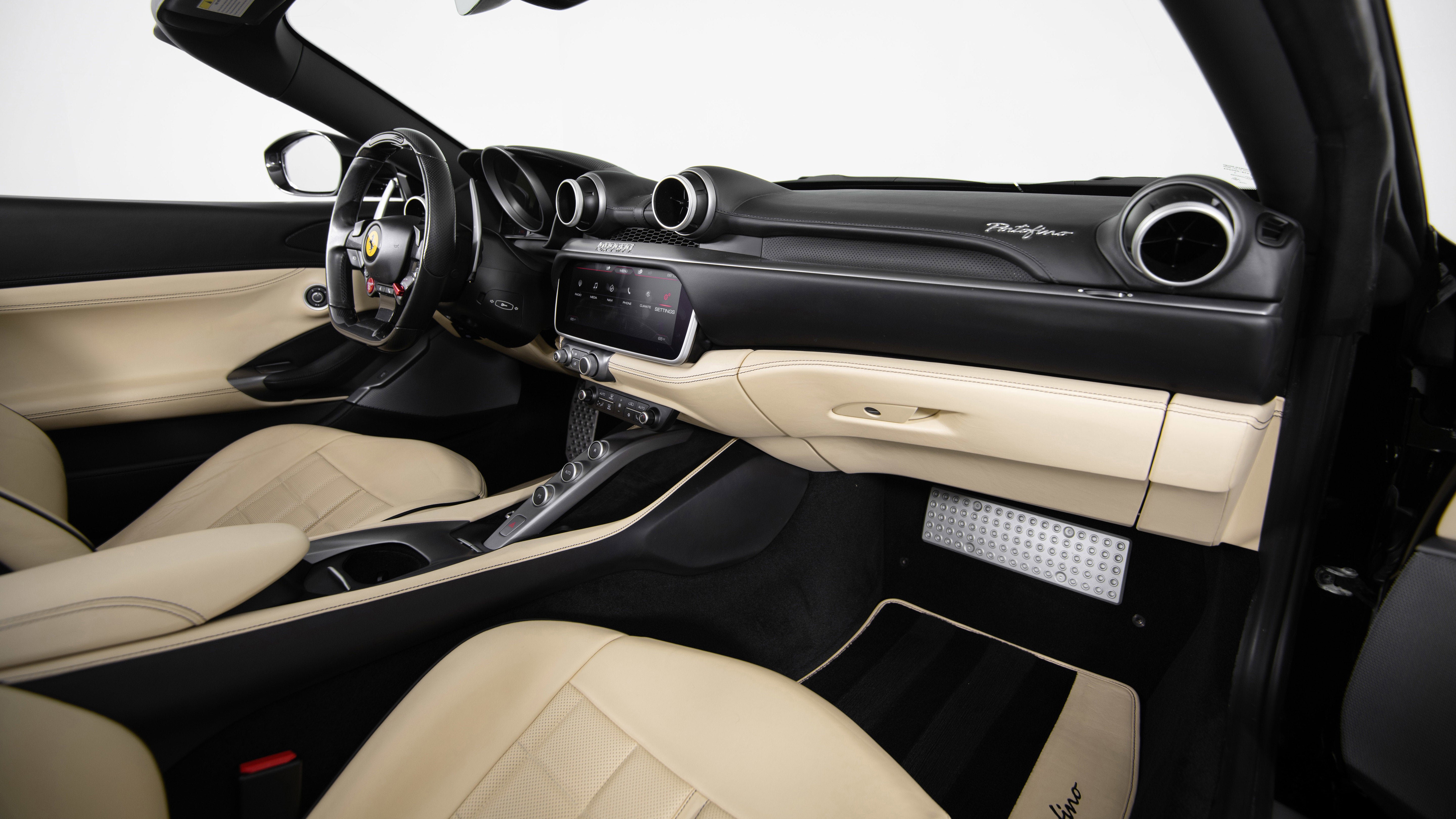 Certified 2019 Ferrari Portofino image 23