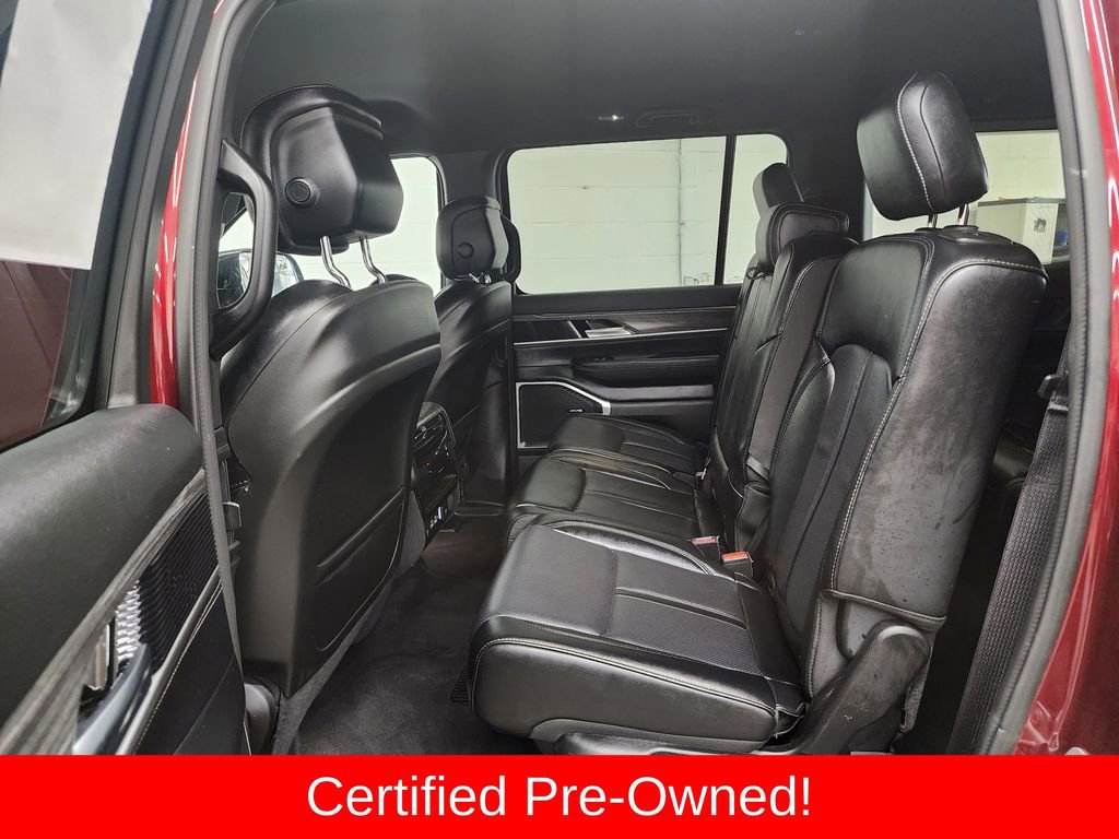 Certified 2024 Jeep Wagoneer Series II w/ Flexible Seating Group image 25