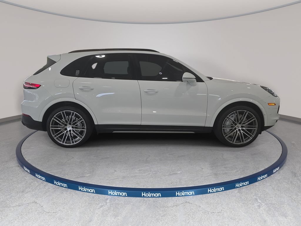 Used 2022 Porsche Cayenne AWD/4WD image 5