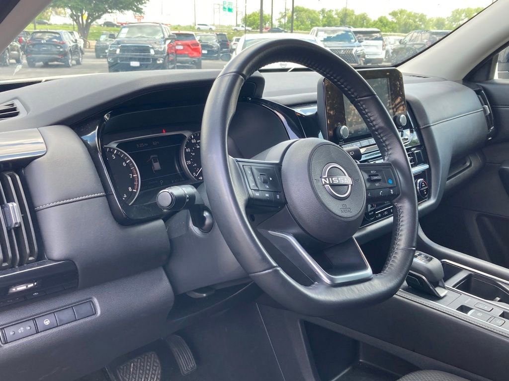 Used 2024 Nissan Pathfinder SV FWD image 7