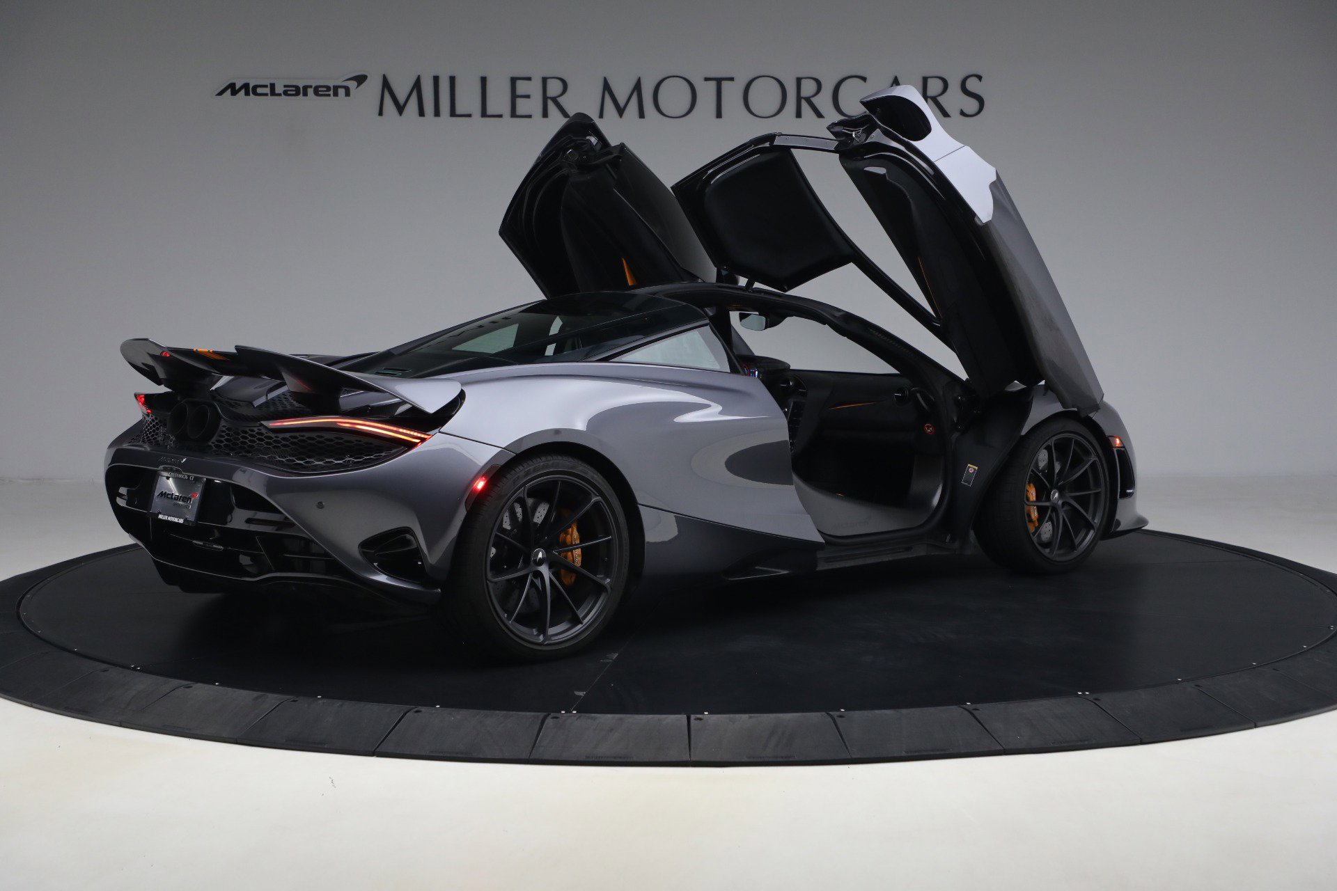 Used 2024 McLaren 750S image 18